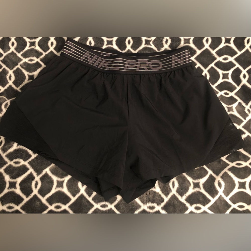 NWOT~Nike Women's Black Athletic Shorts